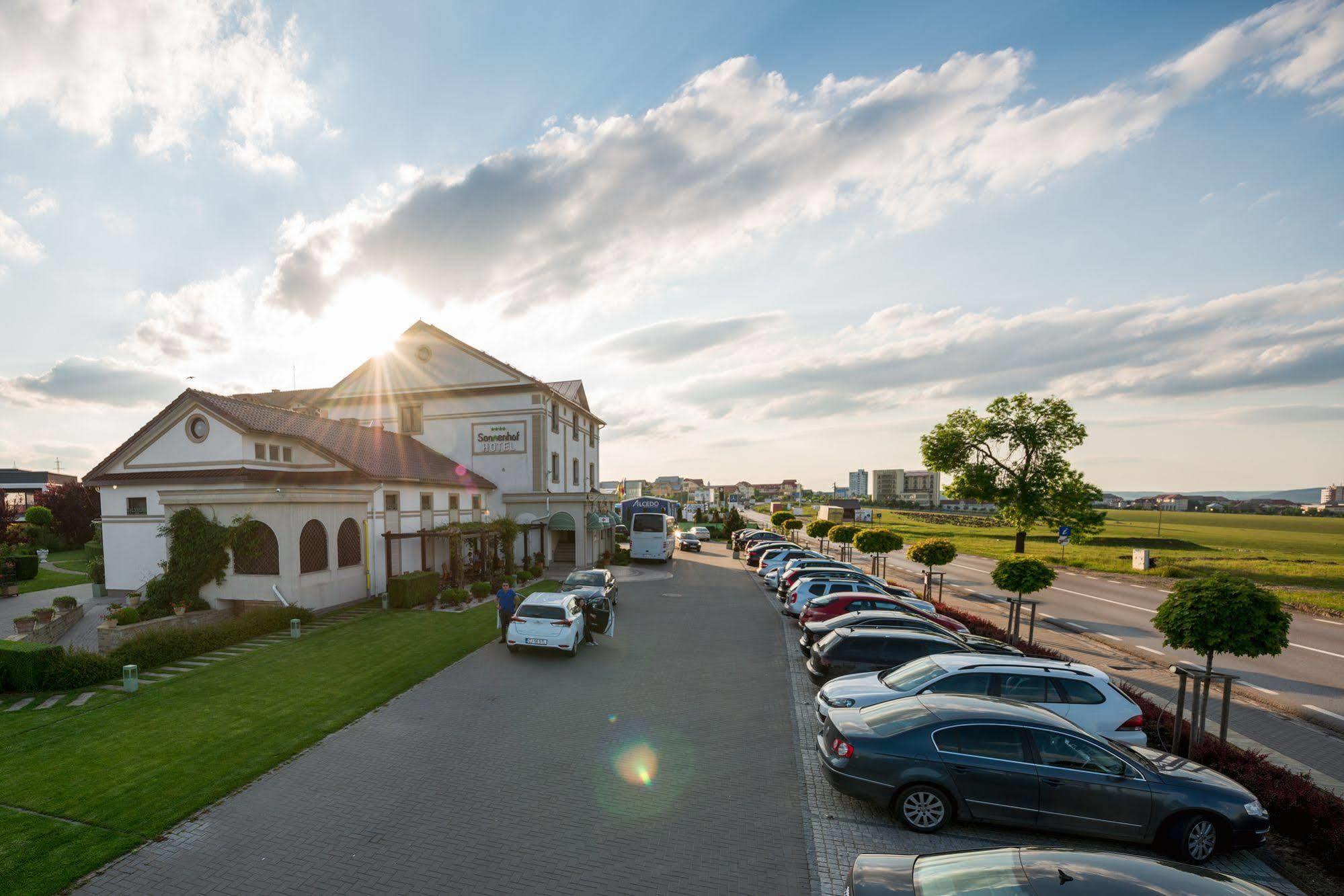 Hotel Sonnenhof Suceava Buitenkant foto