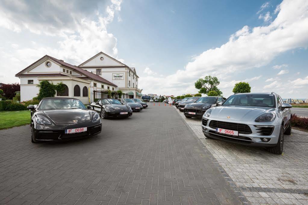 Hotel Sonnenhof Suceava Buitenkant foto